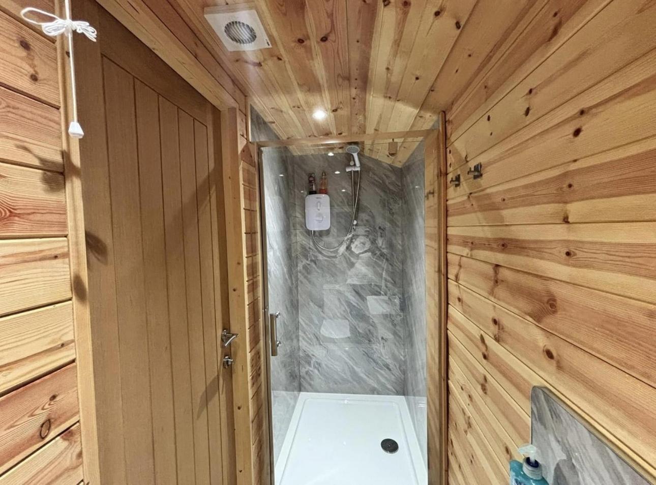 Vakantiehuis Lakeside Fishing Pods *